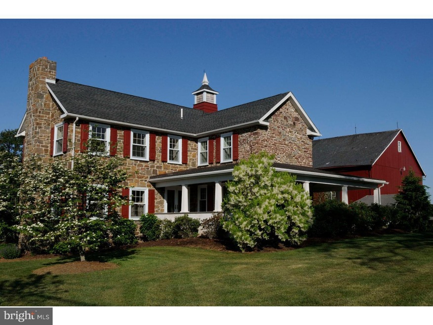 923 Lederach Cross Rd, Schwenksville, PA 19473 - photo 1