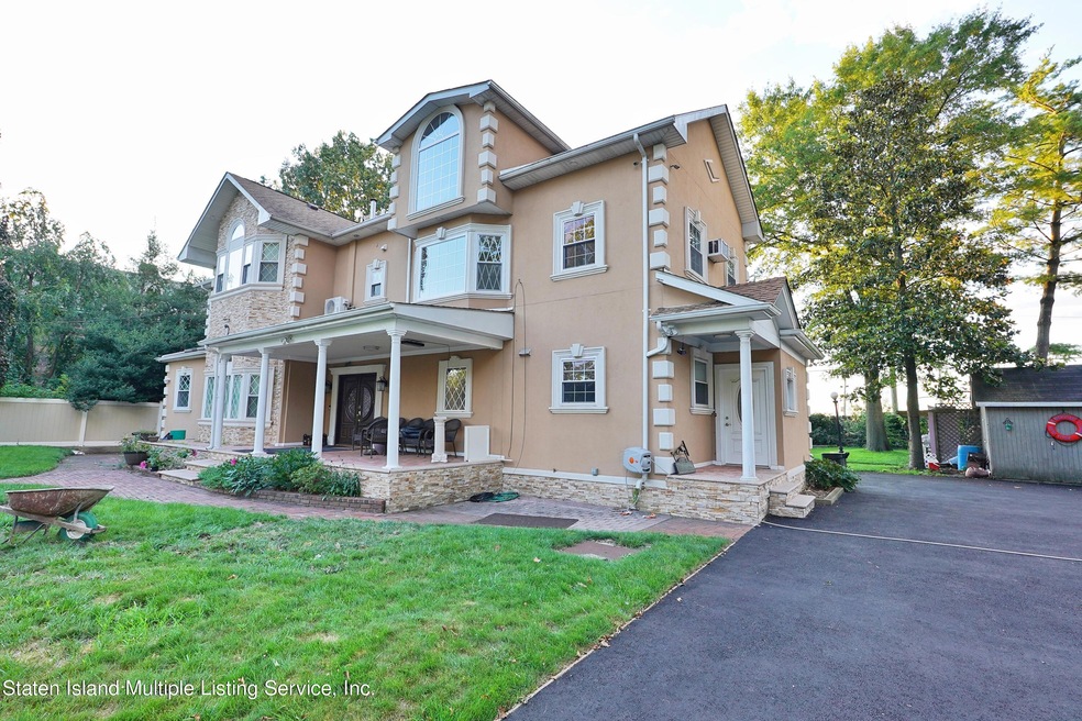 61 Delafield Place, Staten Island, NY 10310 - photo 1