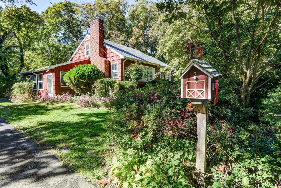 27 Bradley Dr, Freehold, NJ 07728 - photo 1