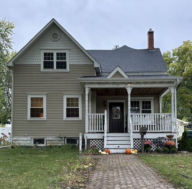 703 W Devoe St, Creston, IA 50801 - photo 1