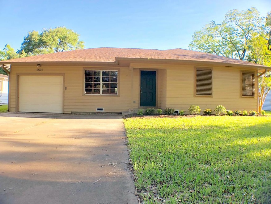 2501 Marguerite St, Bay City, TX 77414 - photo 1