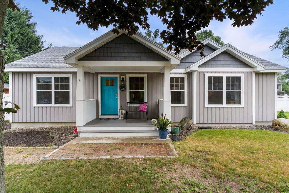 4 Huckleberry Ln, Hampton, NH 03842 - photo 1