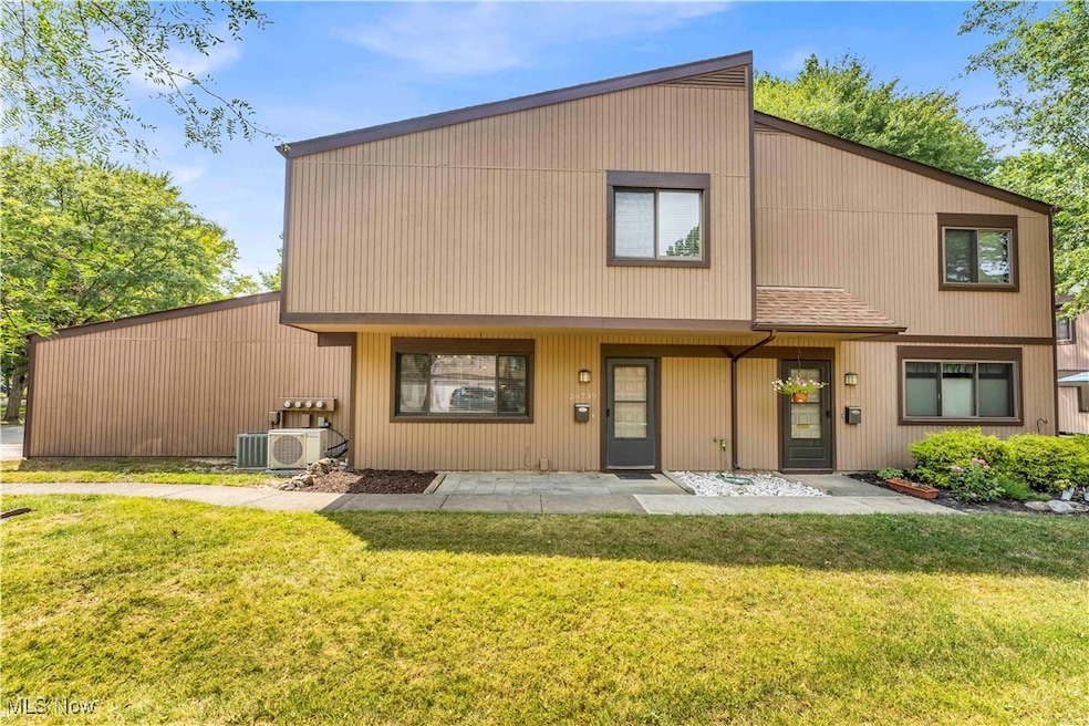 26739 Lake of the Falls Blvd, Olmsted Falls, OH 44138 - photo 1