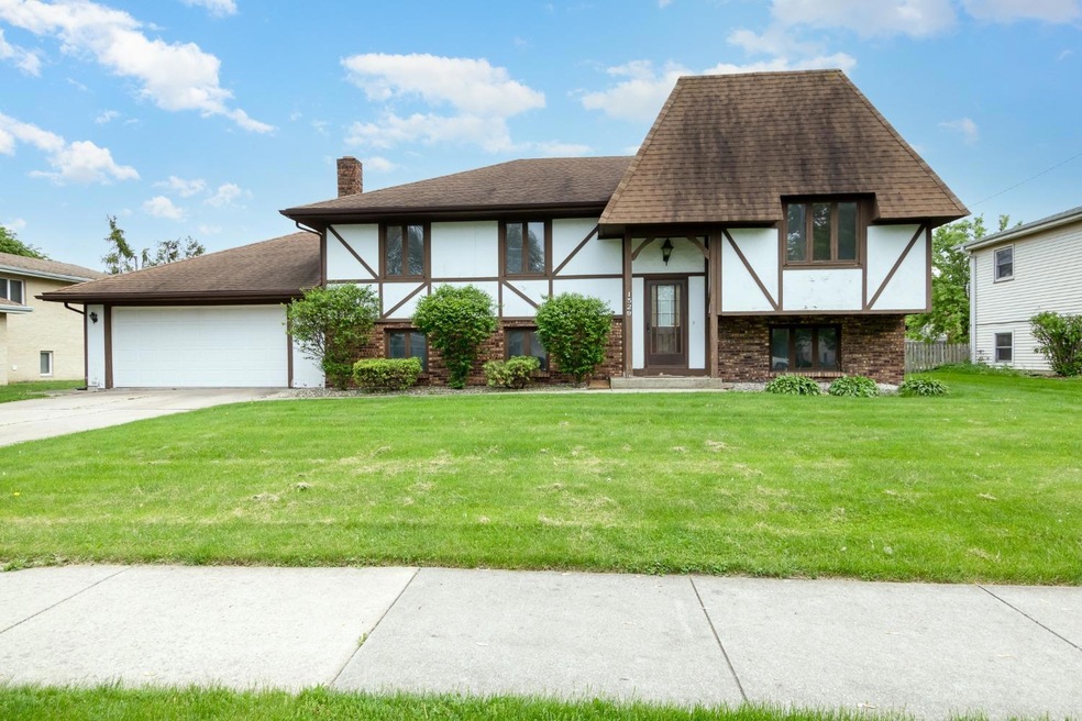 1529 W 95th Ave, Crown Point, IN 46307 - photo 1