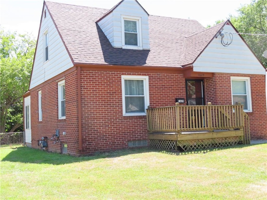 1624 Allison Ave, Des Moines, IA 50314 - photo 1