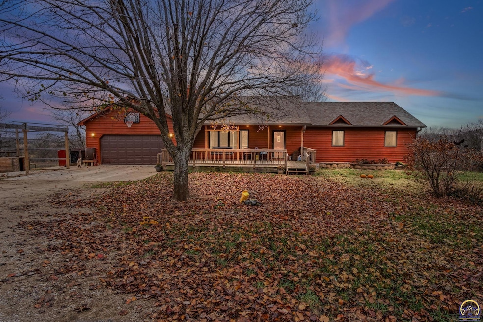 10010 Kansas 16, Holton, KS 66436 - photo 1