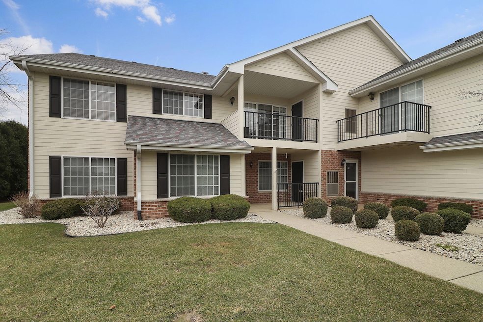1-web-or-mls-K- 1524 24th Ave 42, Kenosh