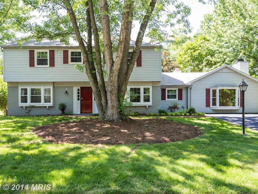 13203 Melville Ln, Fairfax, VA 22033 - photo 1