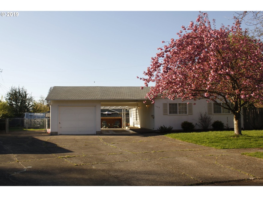 1040 Martha Ct, Eugene, OR 97401 - photo 1