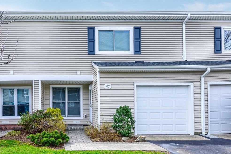 100 Baker Ct unit 97, Island Park, NY 11558 - photo 1