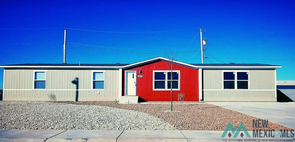 4217 Redbud St, Carlsbad, NM 88220 - photo 1