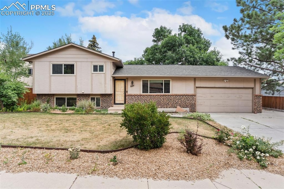 Pending $460,000 • Co-Listing Agent