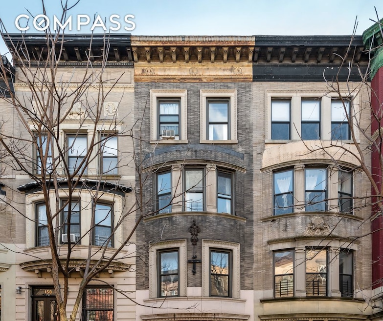 Pending $1,950,000 • Co-Listing Agent