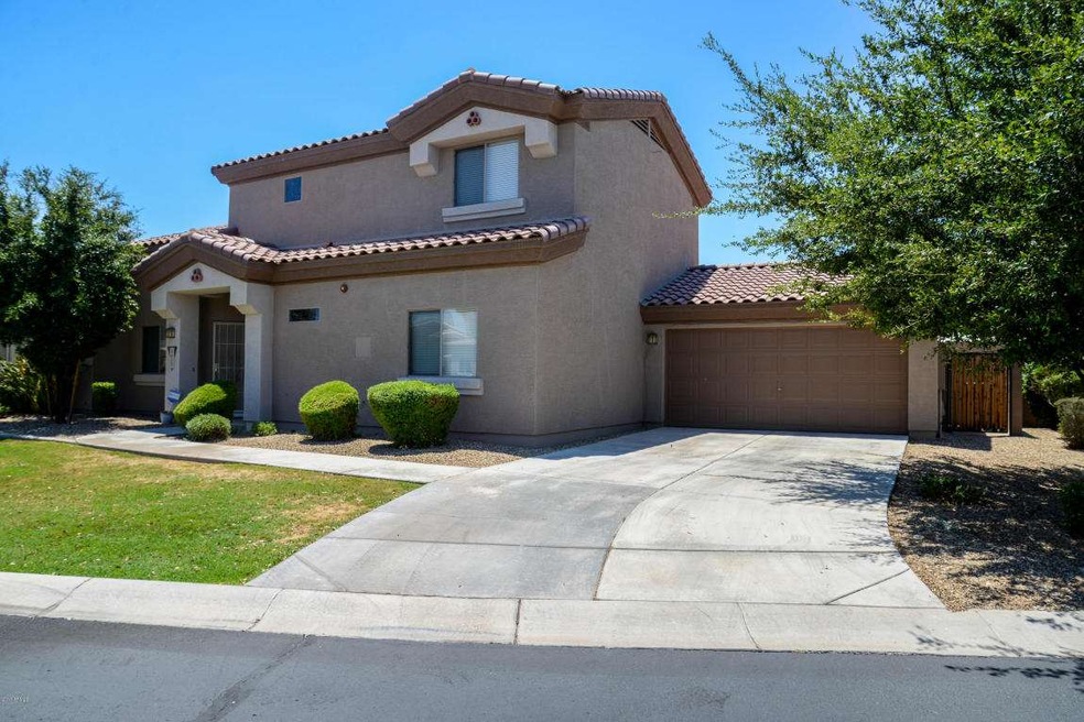 Oversized rear yard