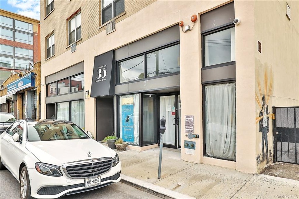 Welcome to The Encore in the Heart of the Yonkers'