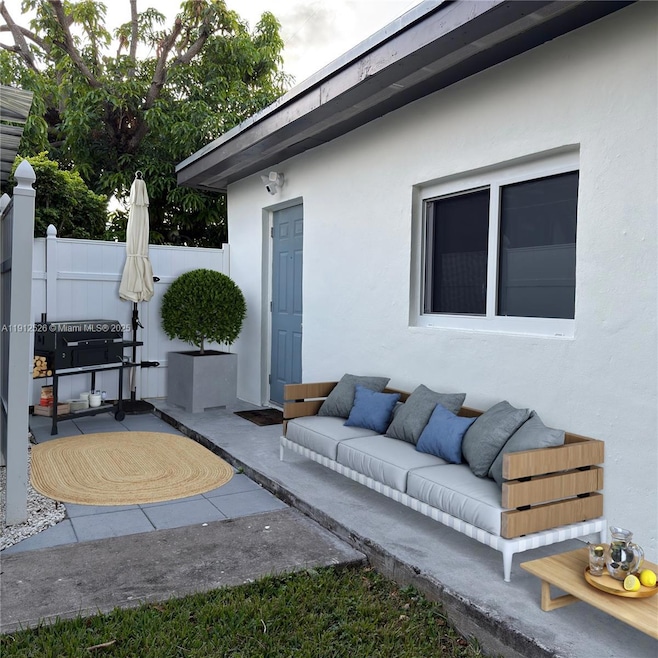 Private Entrance (virtually decorated)