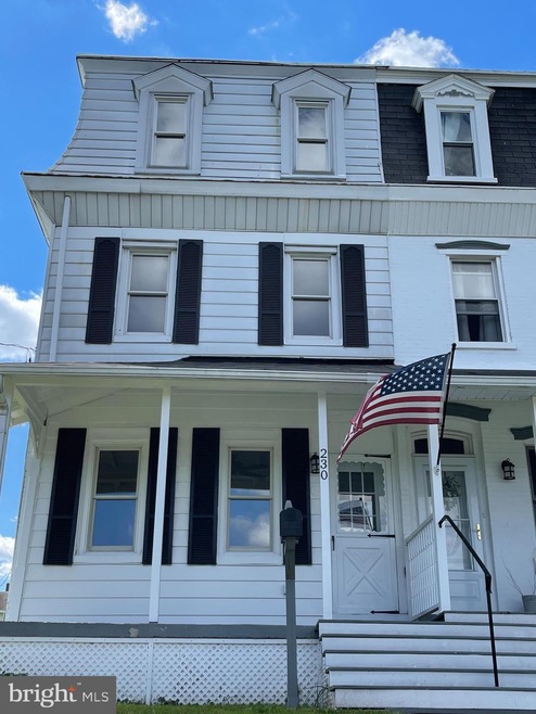 230 S And k St, Spring City, PA 19475 - photo 1