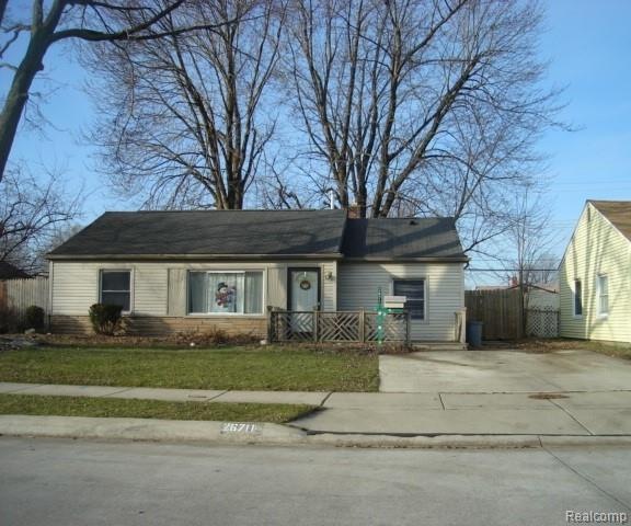 26711 Belanger St, Roseville, MI 48066 - photo 1