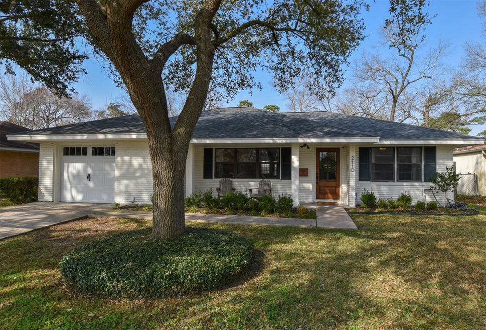 2110 Hewitt Dr, Houston, TX 77018 - photo 1