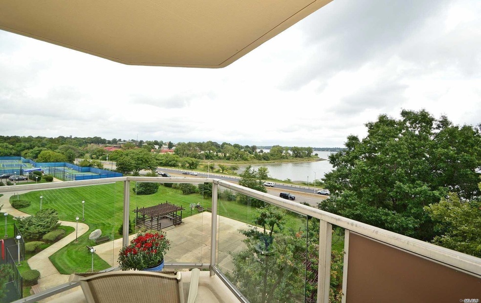 The Versailles unit 4N, Bayside, NY 11360 - photo 1