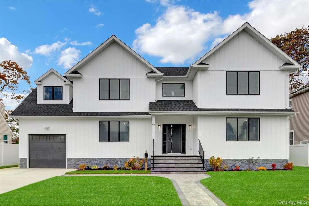 Pending $1,499,000 • Co-Listing Agent
