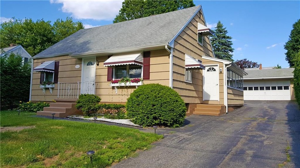 198 Chestnut Hill Ave, Waterbury, CT 06704 - photo 1