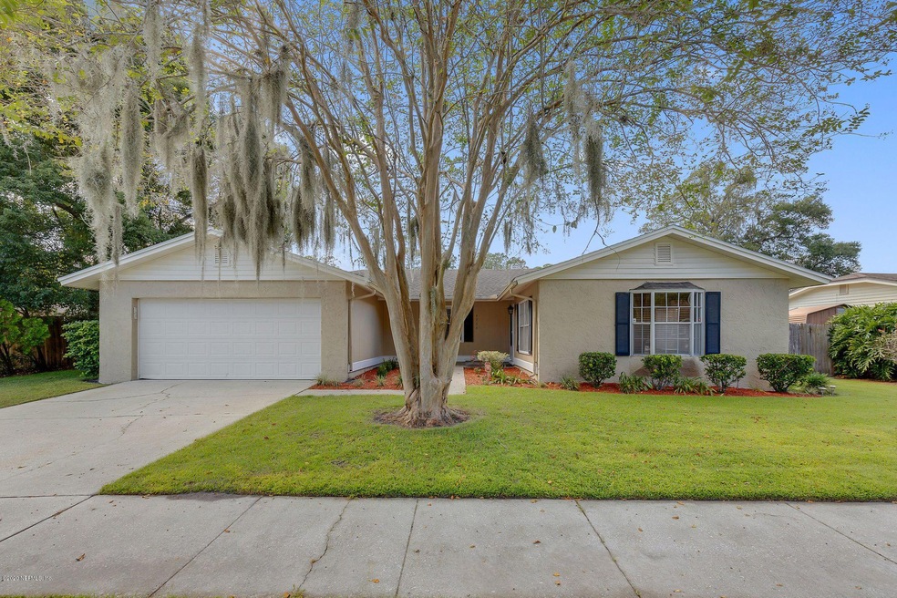 4964 Lofty Pines Cir E, Jacksonville, FL 32210 - photo 1