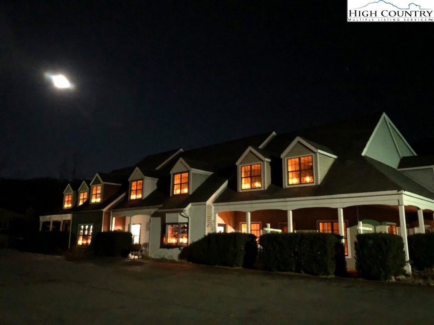 10545 Nc Highway 105 S unit 2, Banner Elk, NC 28604 - photo 1