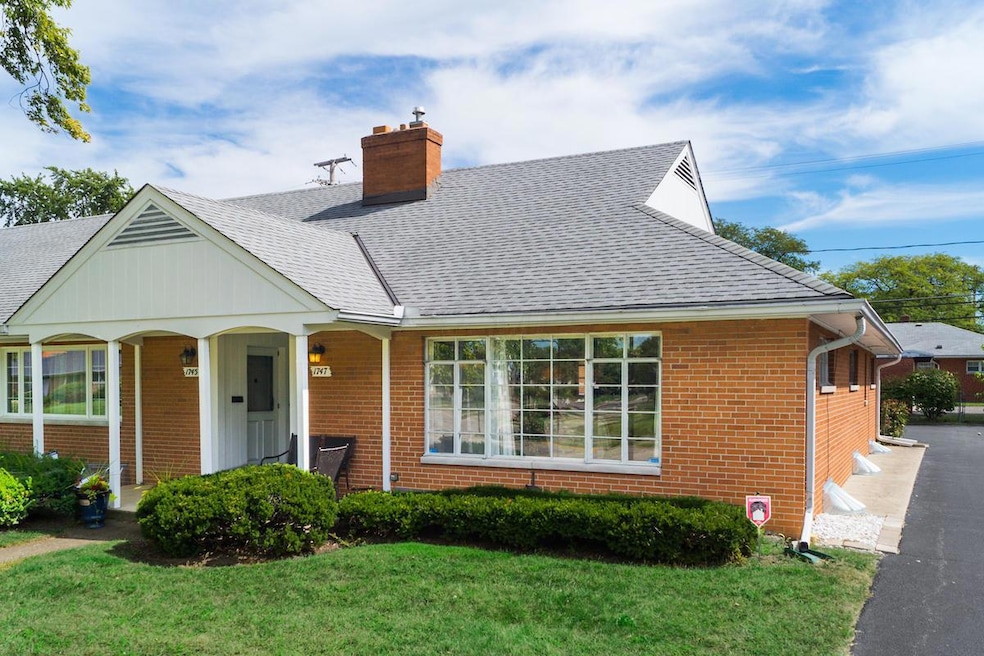 1747 Ardleigh Rd, Columbus OH 43221