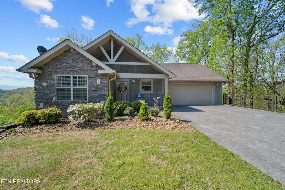 405 Maggie MacK Ln, Sevierville, TN 37862 - photo 1