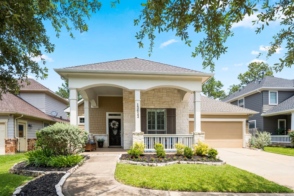Charming, 1.5 story craftsman home in coveted Coles Crossing!