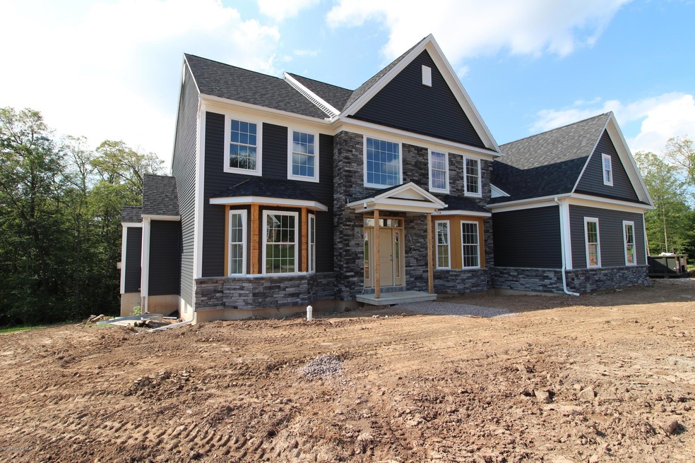 1128 Woodberry Dr, Mountain Top, PA 18707 - photo 1