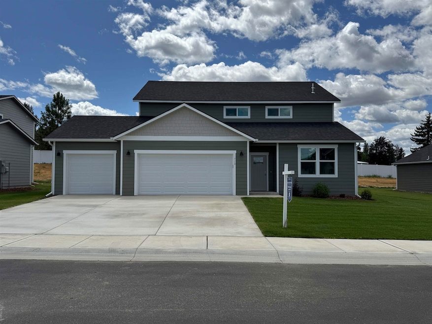 For Sale $559,900 • Co-Listing Agent