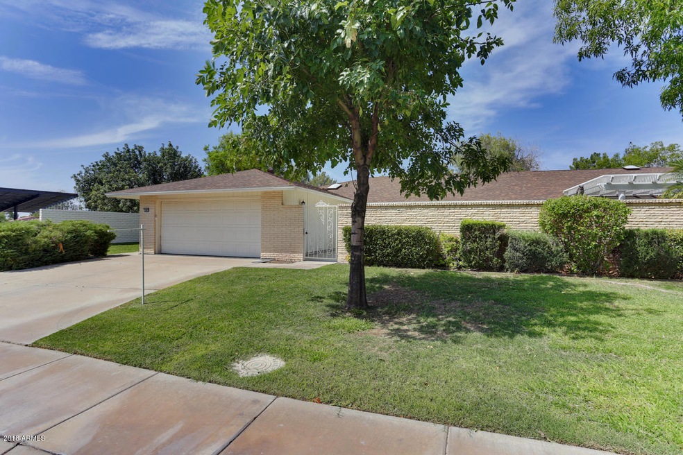 18802 N Lake Forest Dr, Sun City, AZ 85373 - photo 1