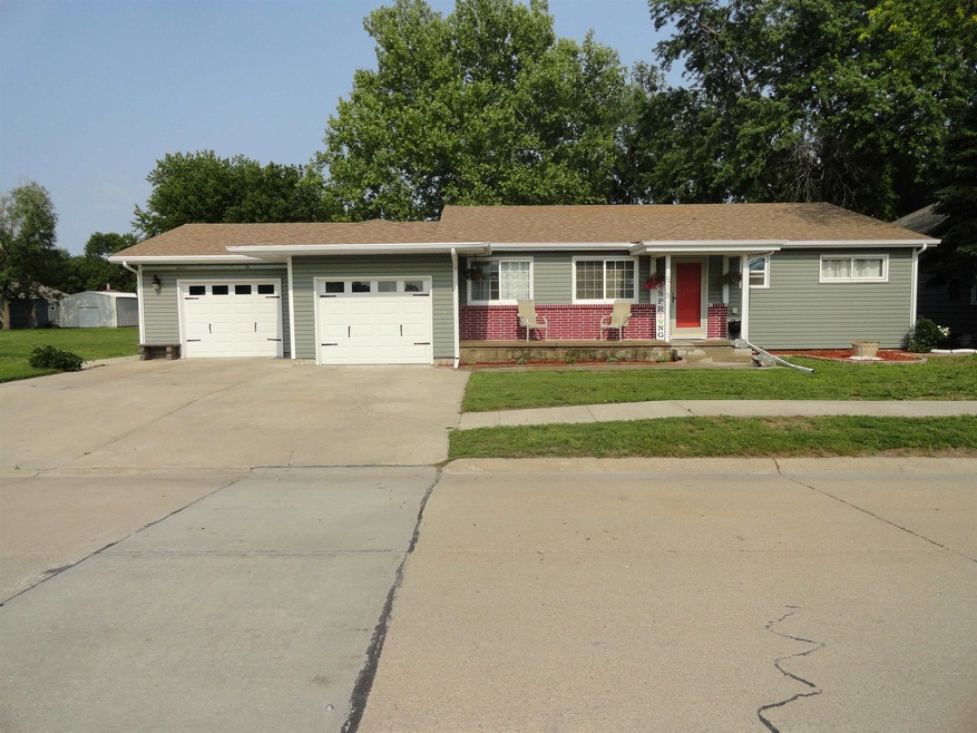 515 May Ave, Gibbon, NE 68840 For Sale