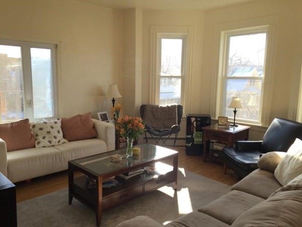 518 Putnam Ave unit 10, Cambridge, MA 02139 - photo 1