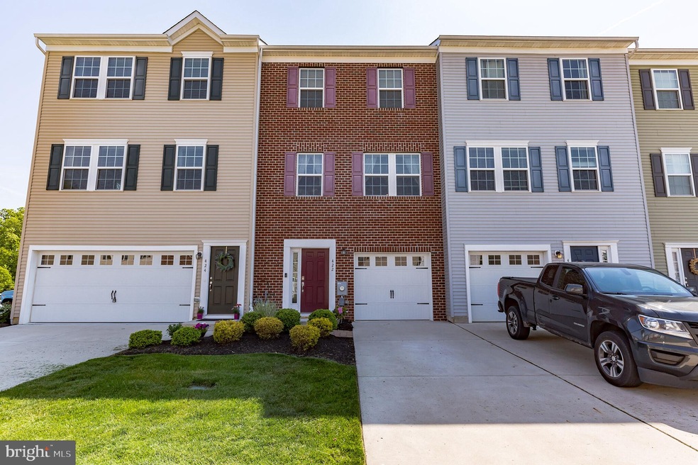 422 Dogwood Dr, Woodbury, NJ 08096 - photo 1