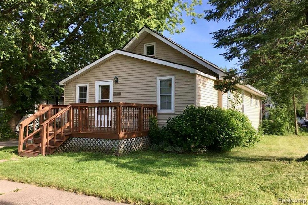 205 Hughes Ave, Pontiac, MI 48341 - photo 1