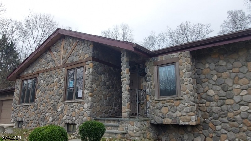 64 Ricker Dr, Ringwood, NJ 07456 - photo 1