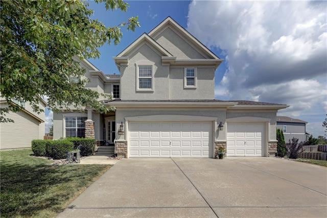 1200 SW Sapperton Rd, Raymore, MO 64083 - photo 1