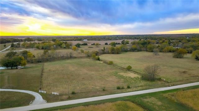 33400 S Crescent Hill Rd, Osawatomie, KS 66064 - photo 1