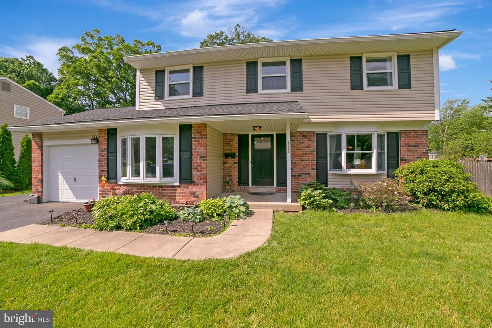 802 Yorktown St, Lansdale, PA 19446 - photo 1