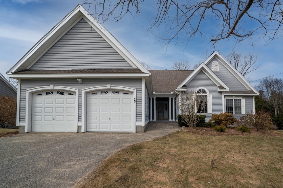 40 Magnolia Dr, Goffstown, NH 03045 - photo 1