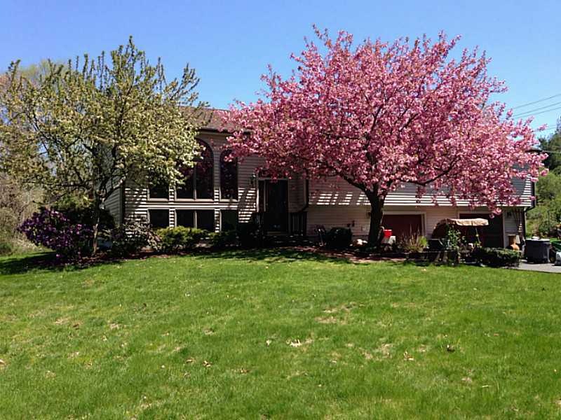 9 Deerfield Dr, Greenville, RI 02828 - photo 1