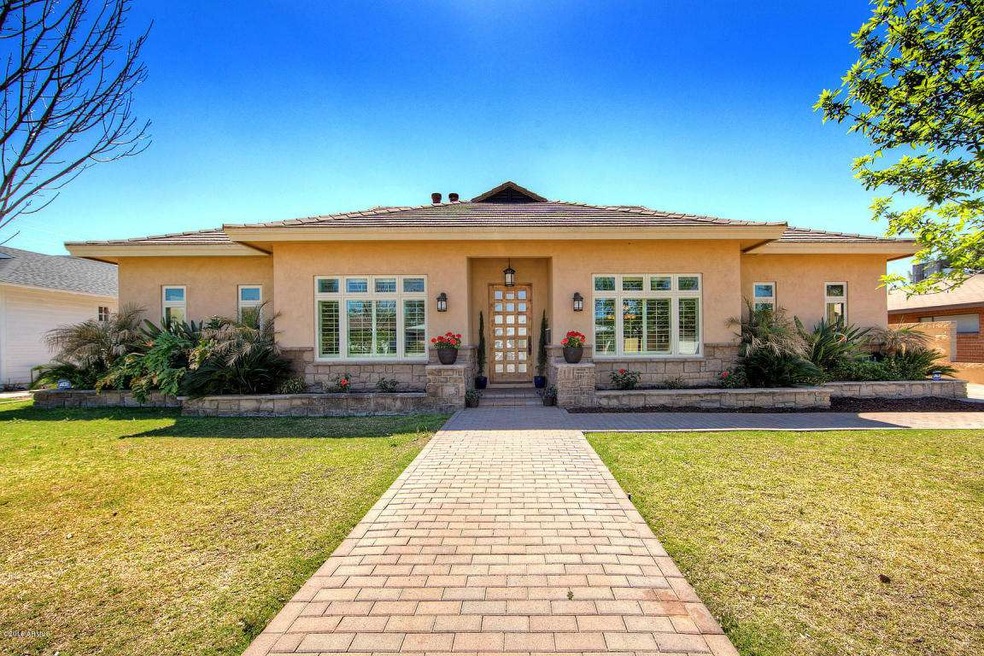 Gorgeous Curb Appeal!