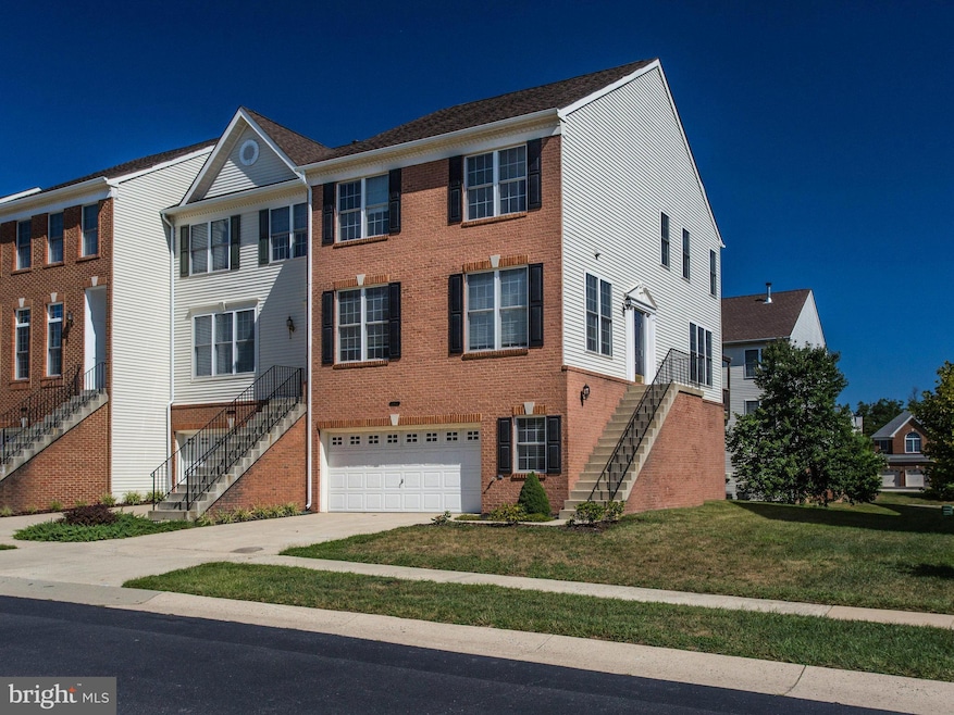 25822 Kirkwood Square, Chantilly, VA 20152 - photo 1