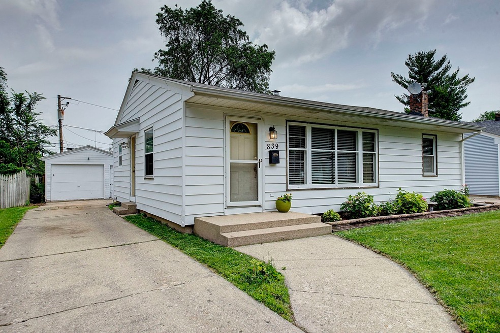 839 Spruce St, Aurora, IL 60506 - photo 1