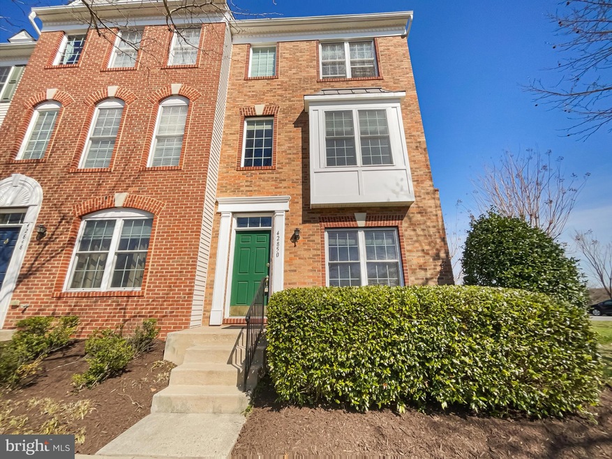 42850 Smallwood Terrace, Chantilly, VA 20152 - photo 1