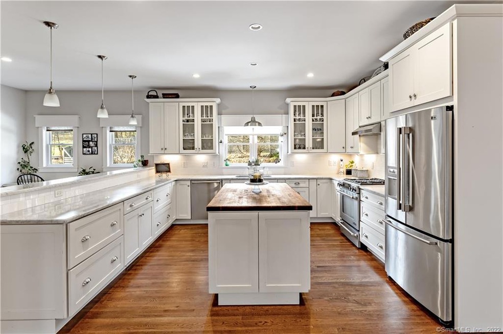 954 Black Rock Turnpike, Easton, CT 06612 - photo 1