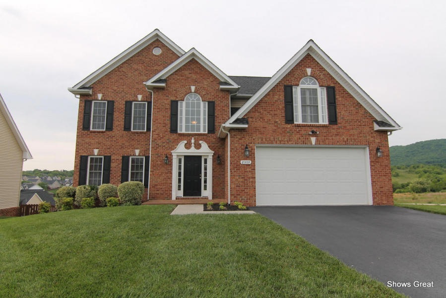2303 Foxfield